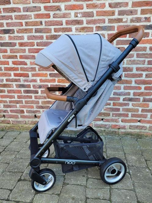 Buggy merk Mutsy met toebehoren, Kinderen en Baby's, Buggy's, Verstelbare rugleuning, Voetenzak, Zonnekap, Ophalen