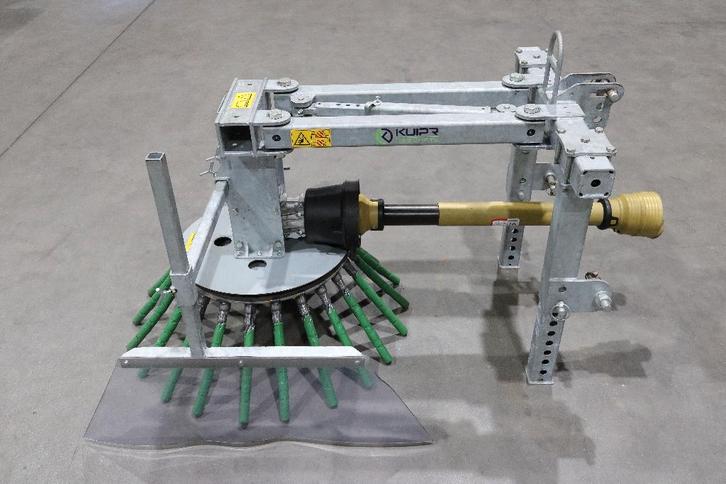 Brosse de désherbage pour tracteur ONKB-M-TK CAT.1, Bricolage & Construction, Matériel de nettoyage, Utilisé, Enlèvement