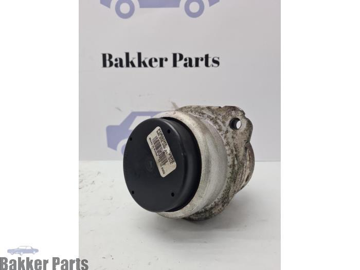 Motorsteun van een Porsche Cayenne, Gebruikt, -, -, Porsche