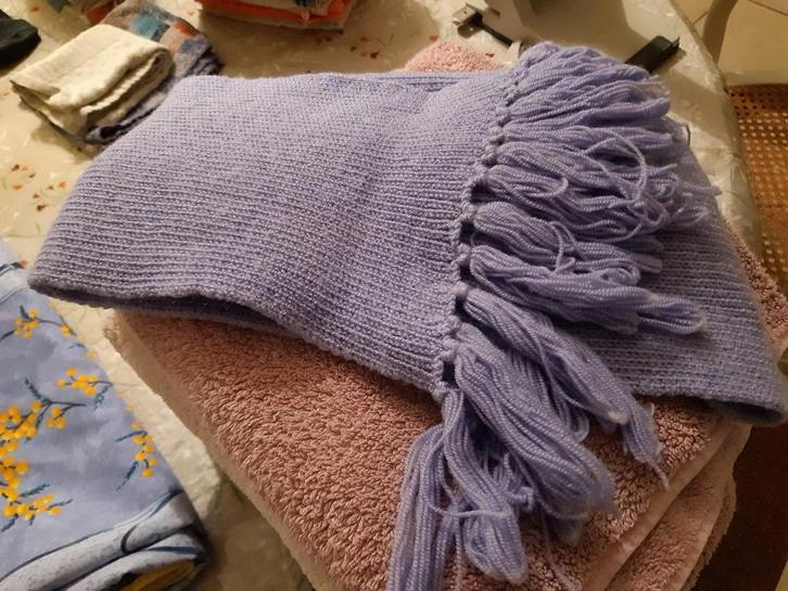 Petite écharpe tricotée couleur parme, Kleding | Dames, Mutsen, Sjaals en Handschoenen, Sjaal, Ophalen of Verzenden