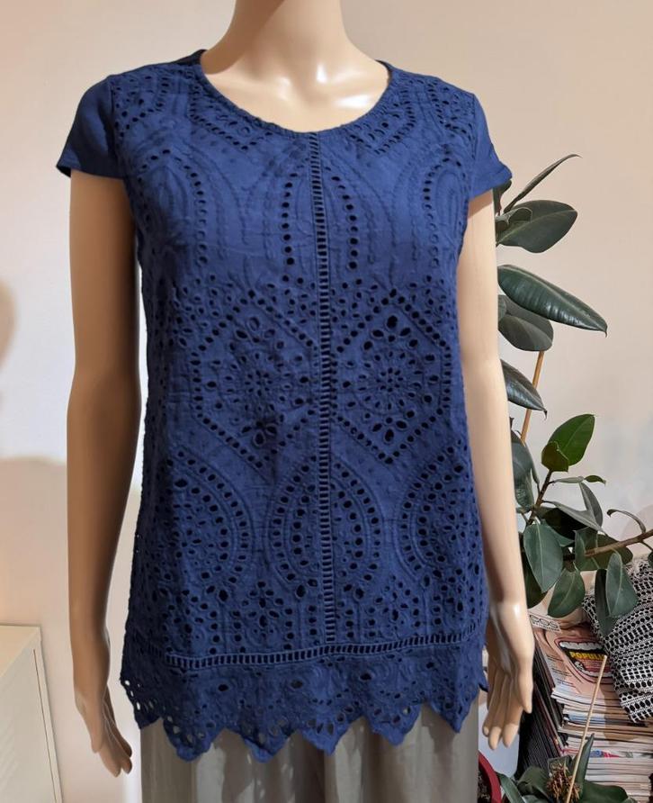 Superbe t-shirt en dentelle Esprit (taille S/M), Vêtements | Femmes, T-shirts, Comme neuf, Taille 38/40 (M), Bleu, Manches courtes
