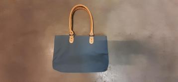 Blauwe canvas tas beschikbaar voor biedingen