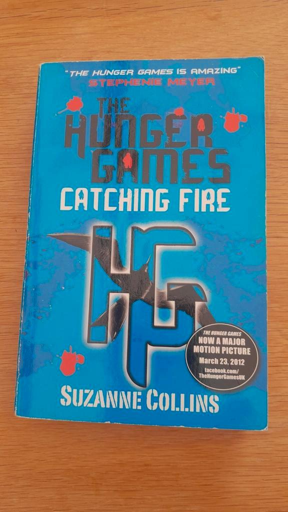 Suzanne Collins - Catching fire (English book), Boeken, Fantasy, Gelezen, Ophalen of Verzenden