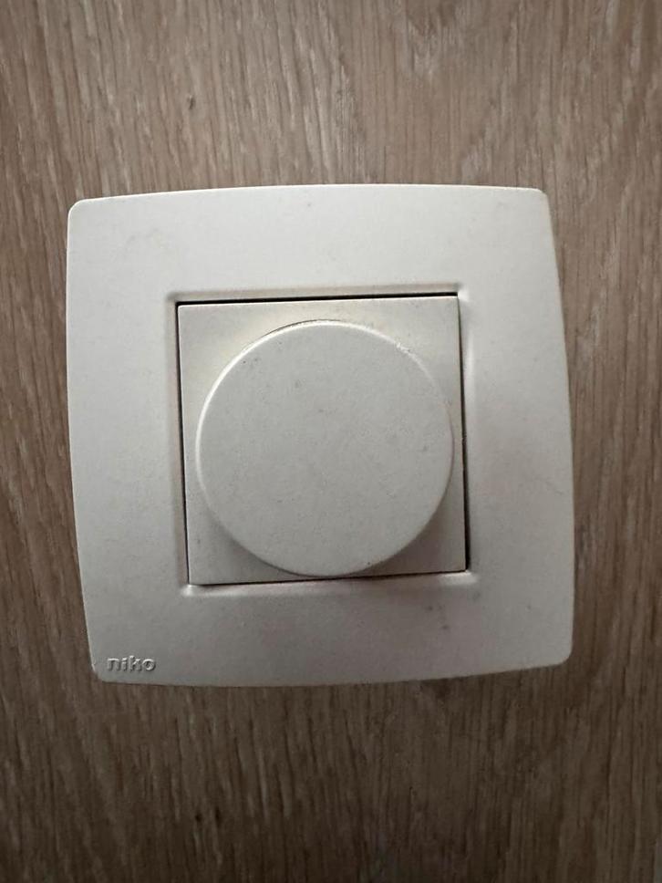 Schakelmateriaal niko inbouw original, Doe-het-zelf en Bouw, Elektriciteit en Kabels, Zo goed als nieuw, Ophalen