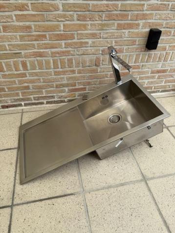 Franke modern design inox spoelbak en Franke kraan beschikbaar voor biedingen
