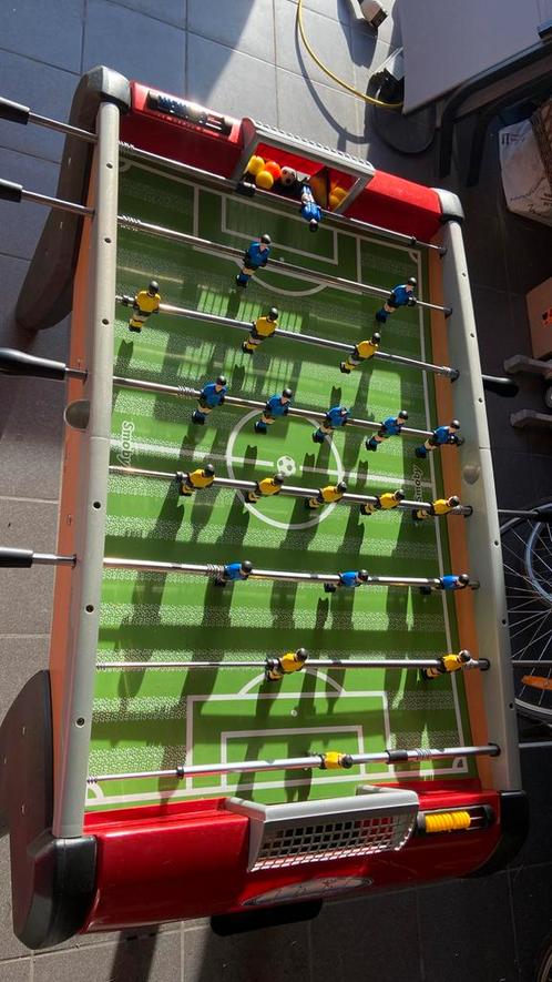 SMOBY stevige voetbaltafel op poten met balletjes, Kinderen en Baby's, Speelgoed | Voetbaltafels, Zo goed als nieuw, Ophalen of Verzenden