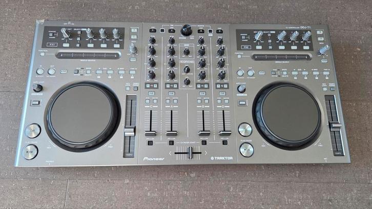 Pioneer DDJ-T1 Traktor Dj Controller, Musique & Instruments, DJ sets & Platines, Utilisé, DJ-Set, Pioneer, Enlèvement ou Envoi