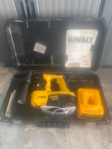 🔶’DEWALT’ klopboormachine-/18v-/2,6ah-/Batterij-/Oplader🔸 beschikbaar voor biedingen