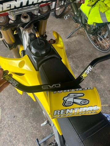 Protaper stuur en renthal barpad beschikbaar voor biedingen