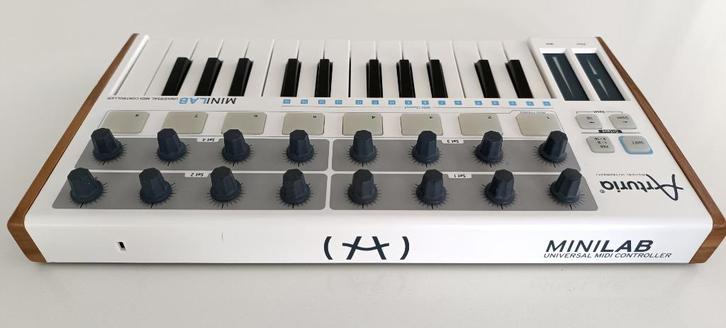 Arturia MiniLab White USB/MIDI keyboard (nieuwstaat), Muziek en Instrumenten, Midi-apparatuur, Zo goed als nieuw, Ophalen of Verzenden