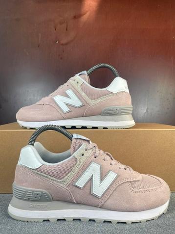 New Balance 574 Sneakers Maat 37 Roze Wit Grijs beschikbaar voor biedingen