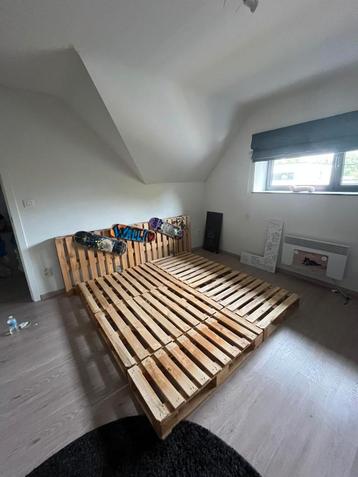 palletten bed beschikbaar voor biedingen