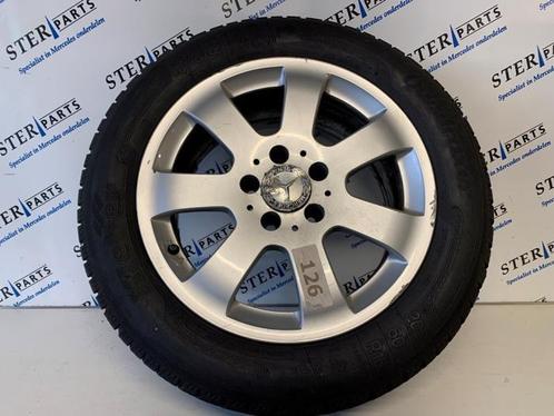 Velg + Winterband van een Mercedes E-Klasse, Auto-onderdelen, Banden en Velgen, Personenwagen, Gebruikt, 3 maanden garantie, Ophalen of Verzenden