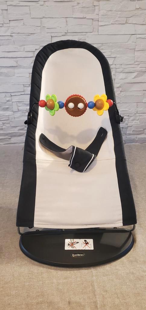 Relax bébé Baby Bjorn avec jeux, Kinderen en Baby's, Wipstoeltjes, Zo goed als nieuw, Ophalen