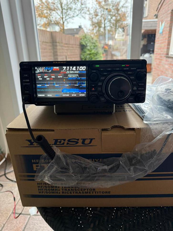 Yaesu FTdx 10 met 4 jaar garantie in doos nieuwstaat, Telecommunicatie, Zenders en Ontvangers, Zo goed als nieuw, Zender en Ontvanger