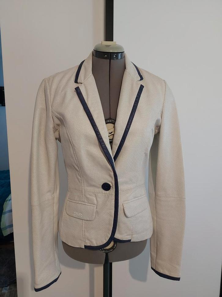 Blazer cuir guess Taille s/m, Kleding | Dames, Jasjes, Kostuums en Pakken, Zo goed als nieuw, Wit, Ophalen of Verzenden