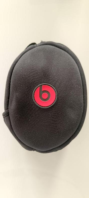 Beats solo 2 bedraad + tas (nieuwstaat)   beschikbaar voor biedingen