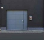 Automatisch garage poort met deur .