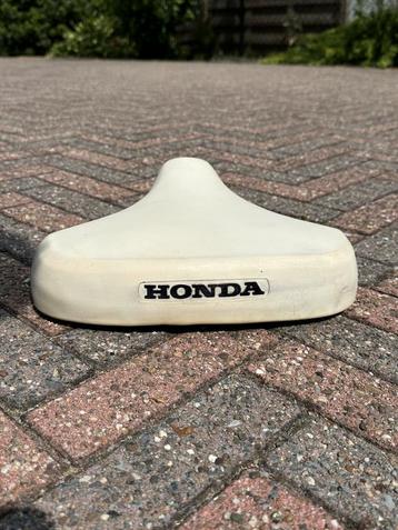 Honda camino wit paddenstoelzadel funny beschikbaar voor biedingen
