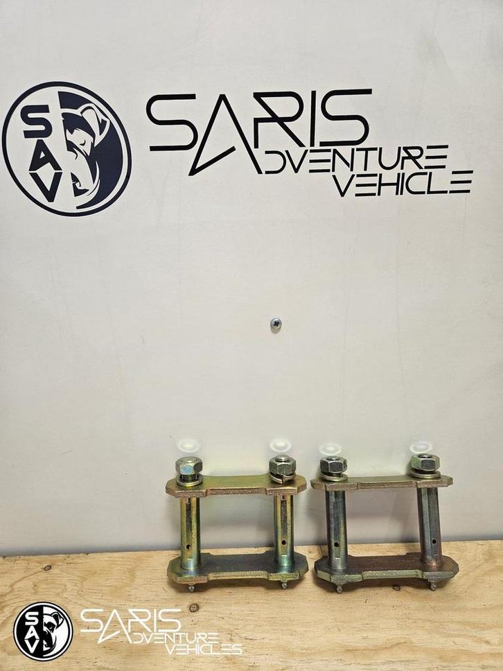 Dobinsons Veerschommel ( Spring Shackle ), Autos : Pièces & Accessoires, Suspension & Châssis, Autres marques automobiles, Neuf