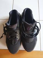 Nike noir pour femme P38.5 NEUVE, Sports & Fitness, Course, Jogging & Athlétisme, Nike, Enlèvement, Chaussures de course à pied