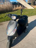 Zip a klasse 2021, Fietsen en Brommers, Scooters | Piaggio, Ophalen, Zip, Klasse A (25 km/u), Zo goed als nieuw