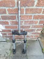 Voorvork 50cc scooters en brommers 10/12 voor alle modellen, Fietsen en Brommers, Ophalen of Verzenden, Zo goed als nieuw, Carburateur