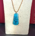 Grand pendentif pour homme en howlite turquoise sur cuir, Enlèvement ou Envoi, Comme neuf, Avec pierre précieuse, Bleu