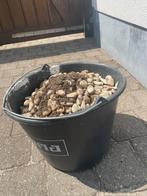 Emmer vol kleine, witte siersteentjes, Ophalen, Gebruikt