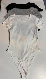 3 bodies courtes manches Shein XS blanc noir gris comme neuf, SHEIN, Enlèvement ou Envoi, Neuf, Noir