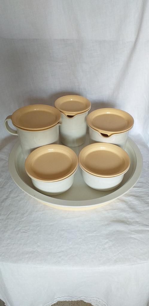 Tupperware ronddraaiend ontbijtplateau, Huis en Inrichting, Keuken | Tupperware, Nieuw, Overige typen, Wit, Crème, Ophalen of Verzenden