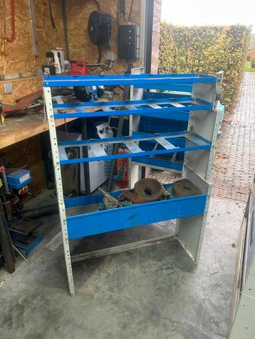 Intichting bestelwagen beschikbaar voor biedingen