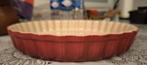 le creuset - moule a tarte -céramique héritage cerise (28x4), Enlèvement ou Envoi, Comme neuf