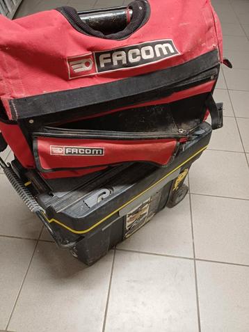 2 werkkoffers, doe bod  beschikbaar voor biedingen