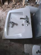 vintage wastafel met kraan, onderbouw, spiegel en schapje, Doe-het-zelf en Bouw, Sanitair, Ophalen, Gebruikt, Steen, Wastafel