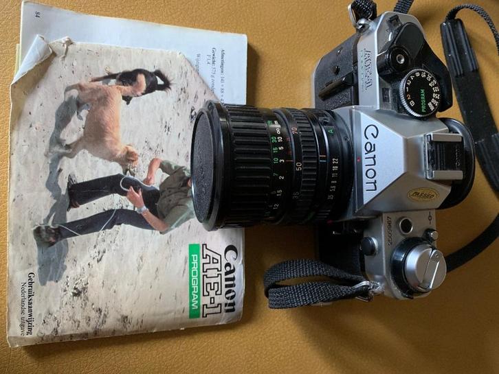 Canon AE-1 camera + 2  canon lenzen + canon  188A flash, Audio, Tv en Foto, Fotocamera's Analoog, Gebruikt, Canon, Ophalen