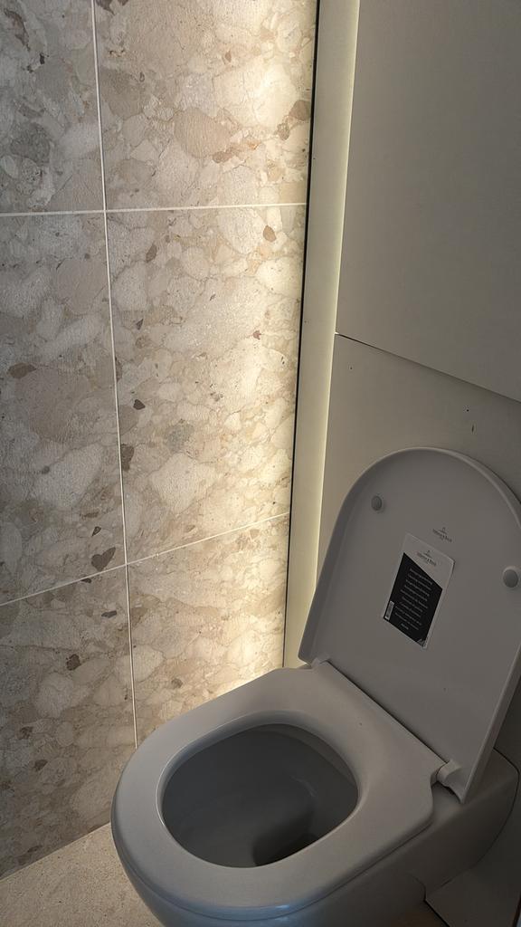 Prachtige keramische tegel zachtgrijs met tekening,´, Doe-het-zelf en Bouw, Tegels, Nieuw, Vloertegels, Keramiek, 60 cm of meer