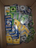 Doos met energy kaarten, Hobby en Vrije tijd, Verzamelkaartspellen | Pokémon, Ophalen of Verzenden, Zo goed als nieuw