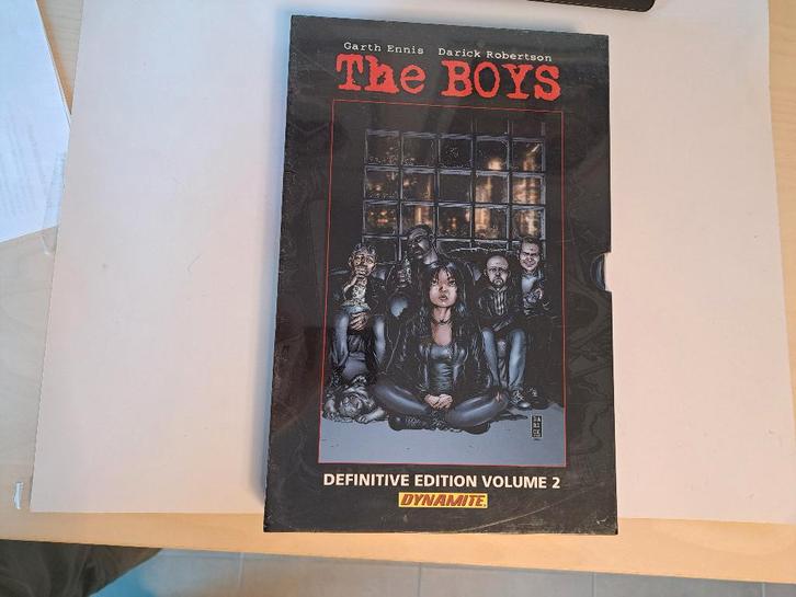 The Boys Definitive Edition - Slipcase Hardcover (Sealed), Boeken, Strips | Comics, Nieuw, Eén comic, Ophalen of Verzenden
