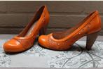 oranje pumps lakleder  38, Pumps, Ophalen of Verzenden, Gedragen, Golden buttom