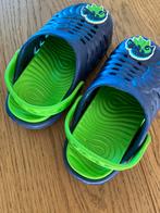 Blauw groene coole slippers, model zoals crocs mt 27, Ophalen of Verzenden, Zo goed als nieuw