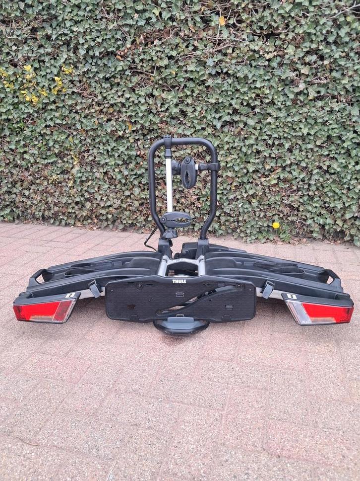 Thule aesyfold XT 2 933 geschikt voor alle fietsen tot 30kg, Auto diversen, Fietsendragers, Zo goed als nieuw, Trekhaakdrager