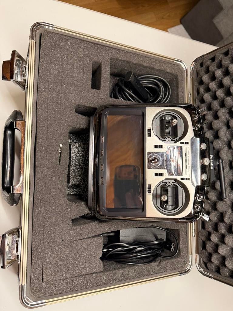 Radio Futaba T18 MZ WC, Hobby en Vrije tijd, Modelbouw | Radiografisch | Overige, Zo goed als nieuw, Ophalen of Verzenden