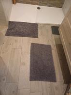 2 badmatjes, Ophalen, Zo goed als nieuw, Grijs, Badmat
