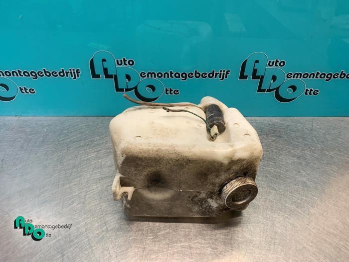 Ruitensproeiertank voor van een Iveco Daily (Daily 89-), Auto-onderdelen, Ruiten en Toebehoren, Overige automerken, Gebruikt, 3 maanden garantie