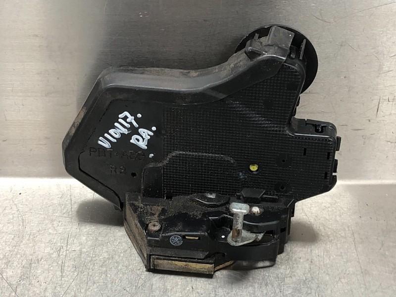 SERRURE DE PORTE RODS ARRIÈRE DROIT Land Cruiser (J12), Utilisé, Toyota