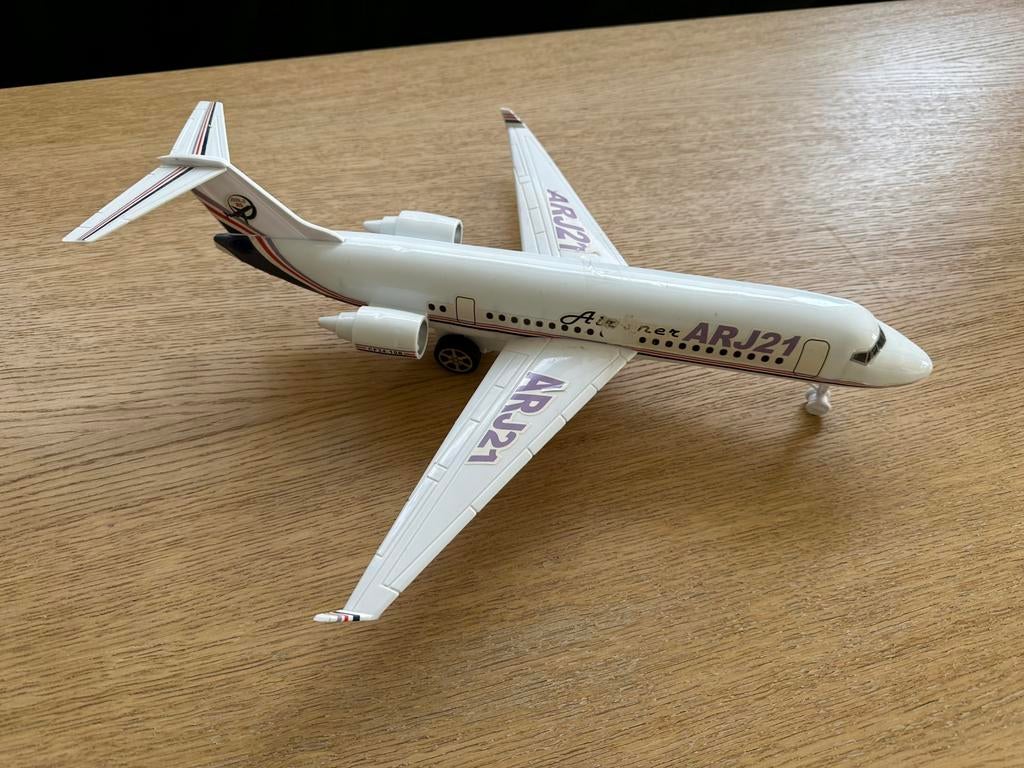 Speelgoed vliegtuig, Ophalen, Gebruikt