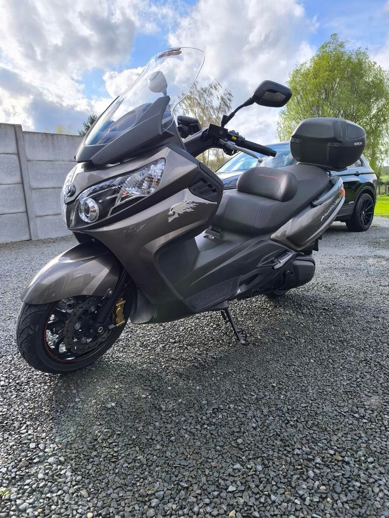 Maxsym 600i ,abs , gps , poignées chauffantes, 9900 kms