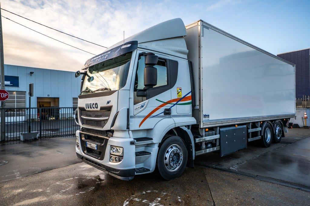 Iveco STRALIS 400 CNG // HAYON DHOLLANDIA (bj 2019), Auto's, Automaat, 400 pk, Euro 6, Wit