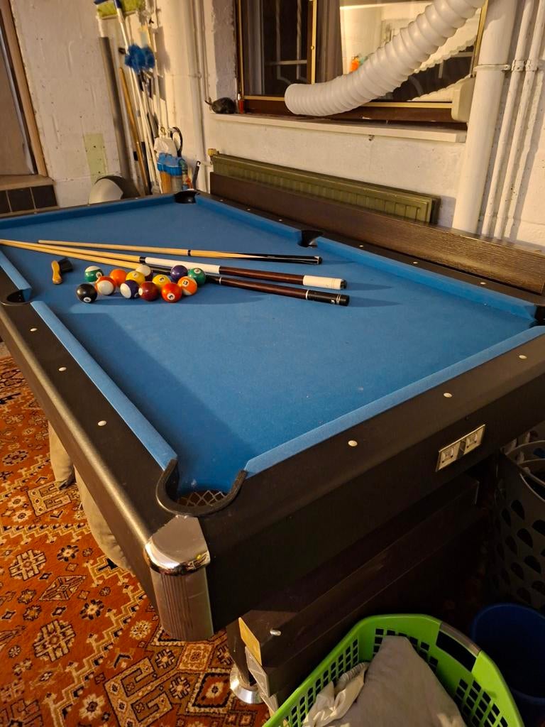 Table de billard GEOLOGIC en très bonne état, Sports & Fitness, Enlèvement, Table de billard